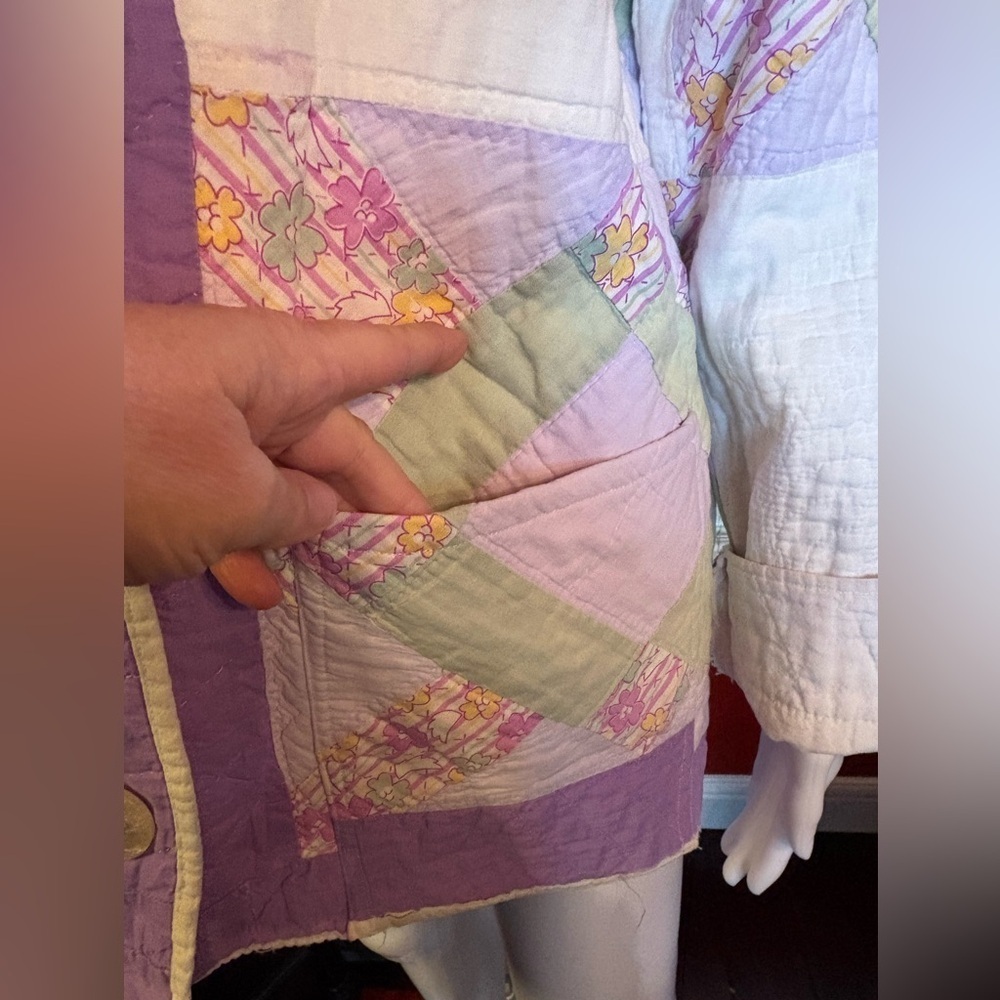 Patchwork Quilted Chore Coat-Purple & Cream Vintage Quilt. Size See Measurements - Picture 4 of 7